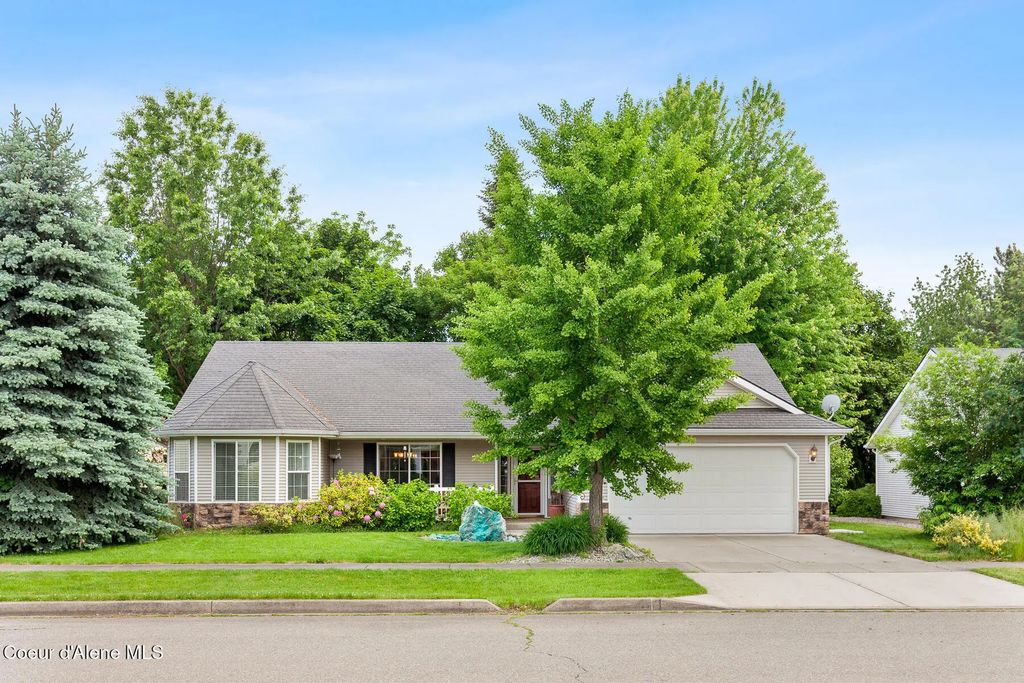 1494 W Sutherland Ct, Hayden