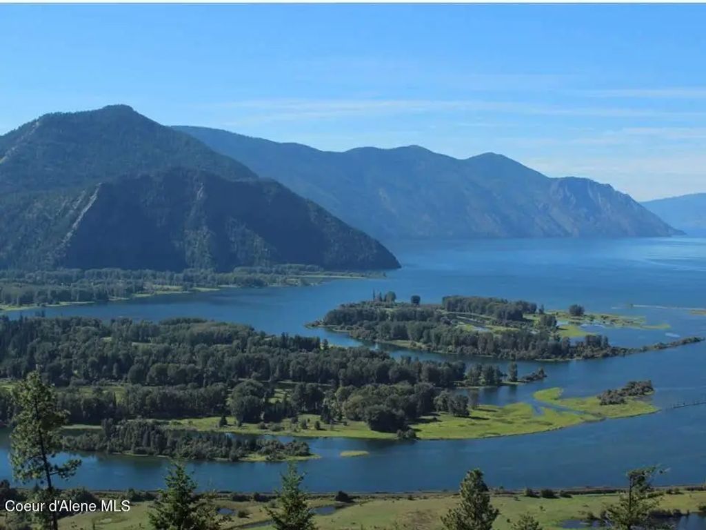 725 Derr Island Rd, Clark Fork