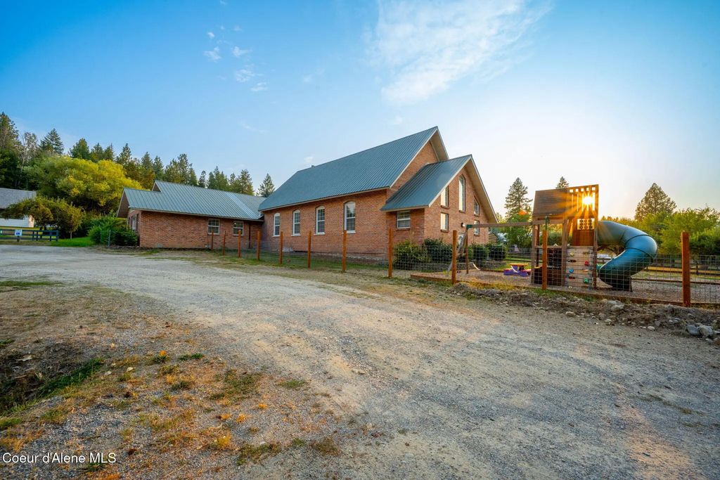 1024 S Sagle Rd, Sagle