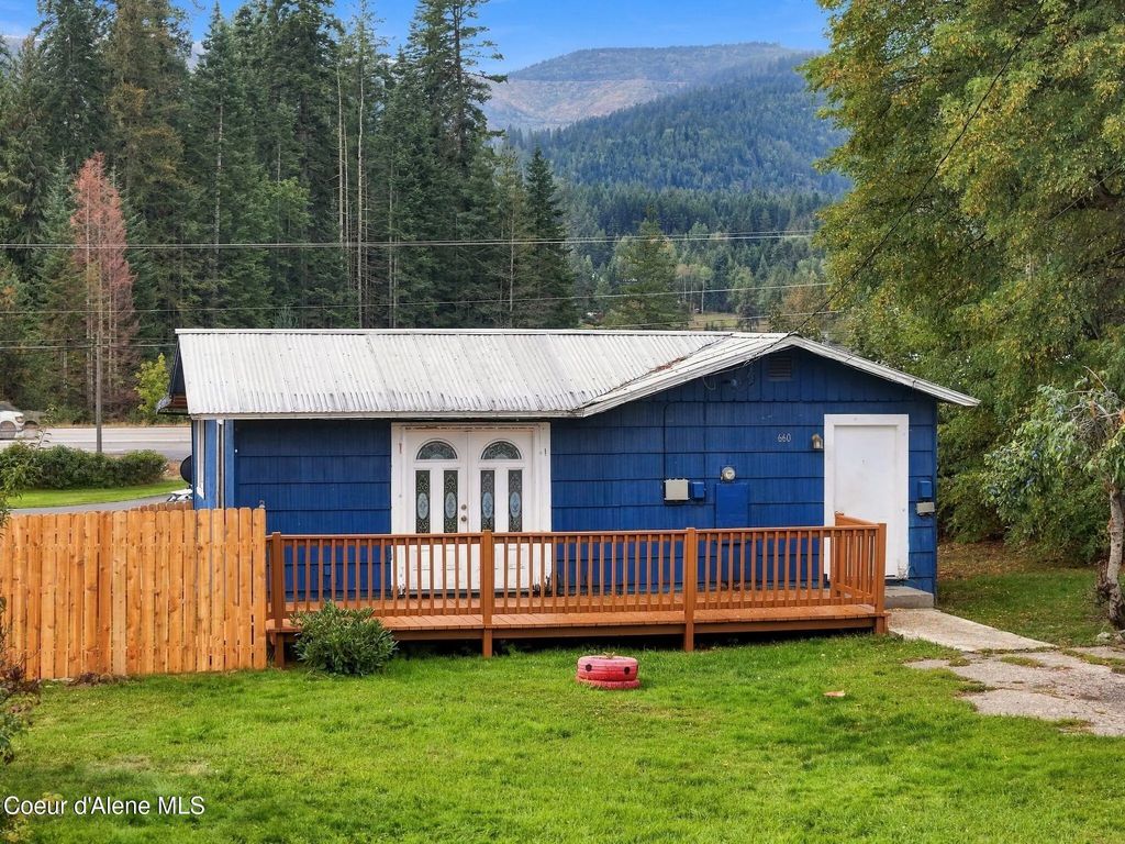 660 Maple Ave, Priest River