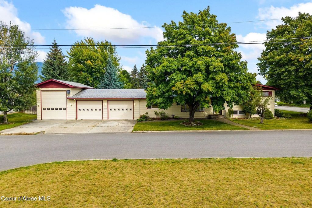 1202 Birch St, Sandpoint