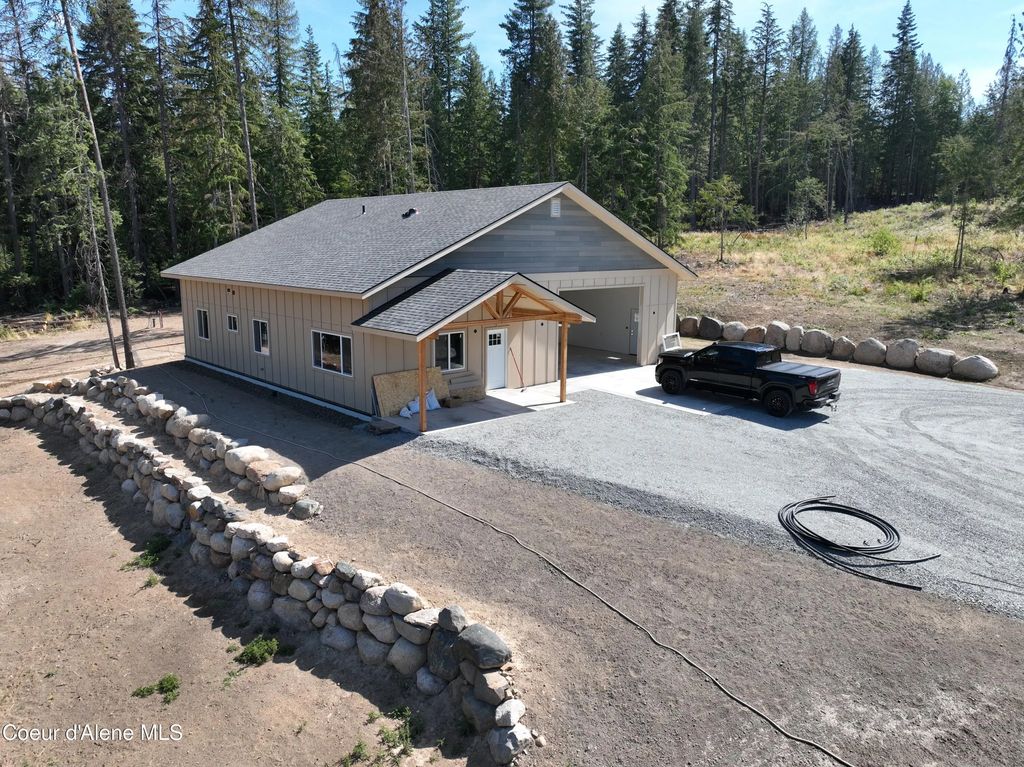 379 Moonfire Rd, Sandpoint