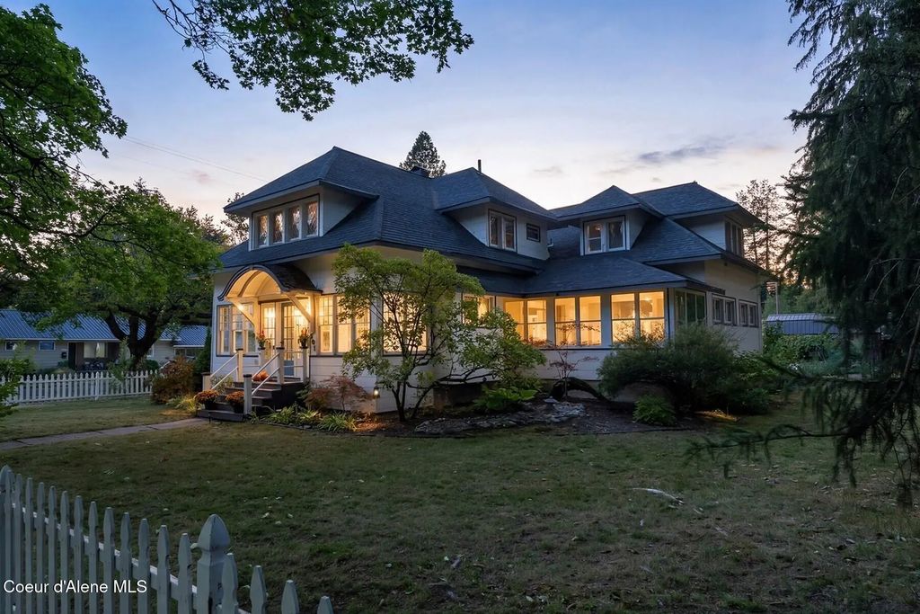 701 N 6th Ave, Sandpoint