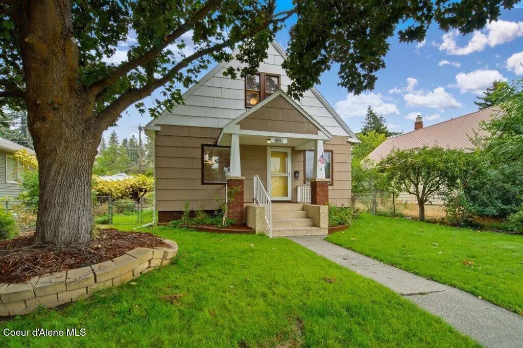 1724 W Cleveland Ave, Spokane