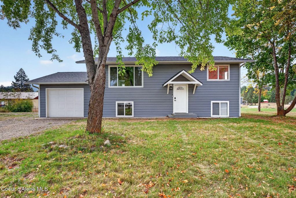 60 Cherry Ln, Moyie Springs