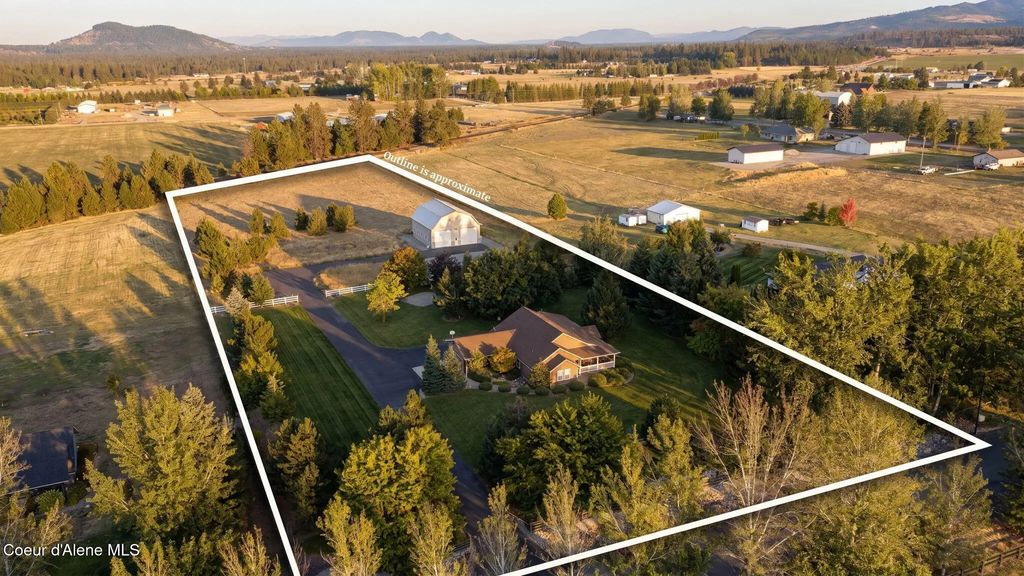 2591 W Diamond Bar Rd, Rathdrum