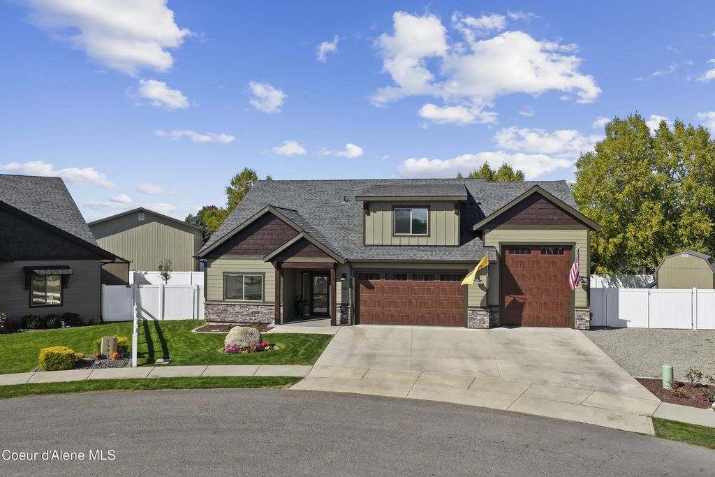 1402 W Wayward Cir, Post Falls