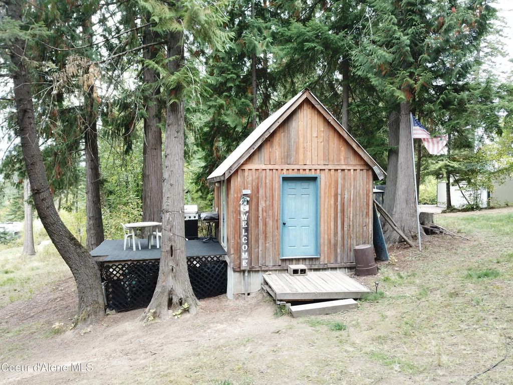 8893 E Waxwing Way, St. Maries