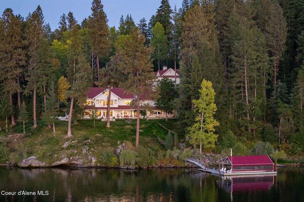 8555 S Red Hog Rd, Coeur d'Alene