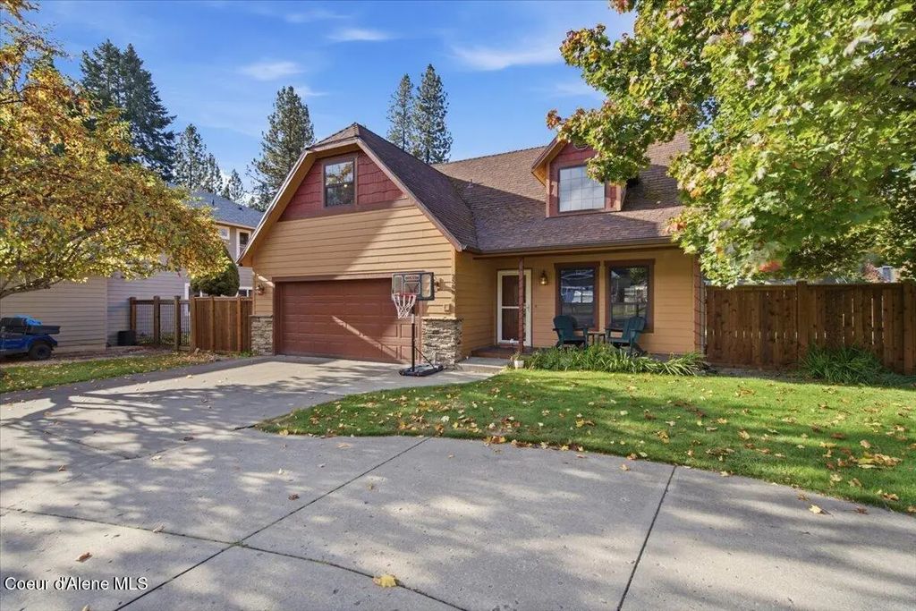 2588 E Cherry Hill Rd, Coeur d'Alene Property Listing: MLS® #26-10186