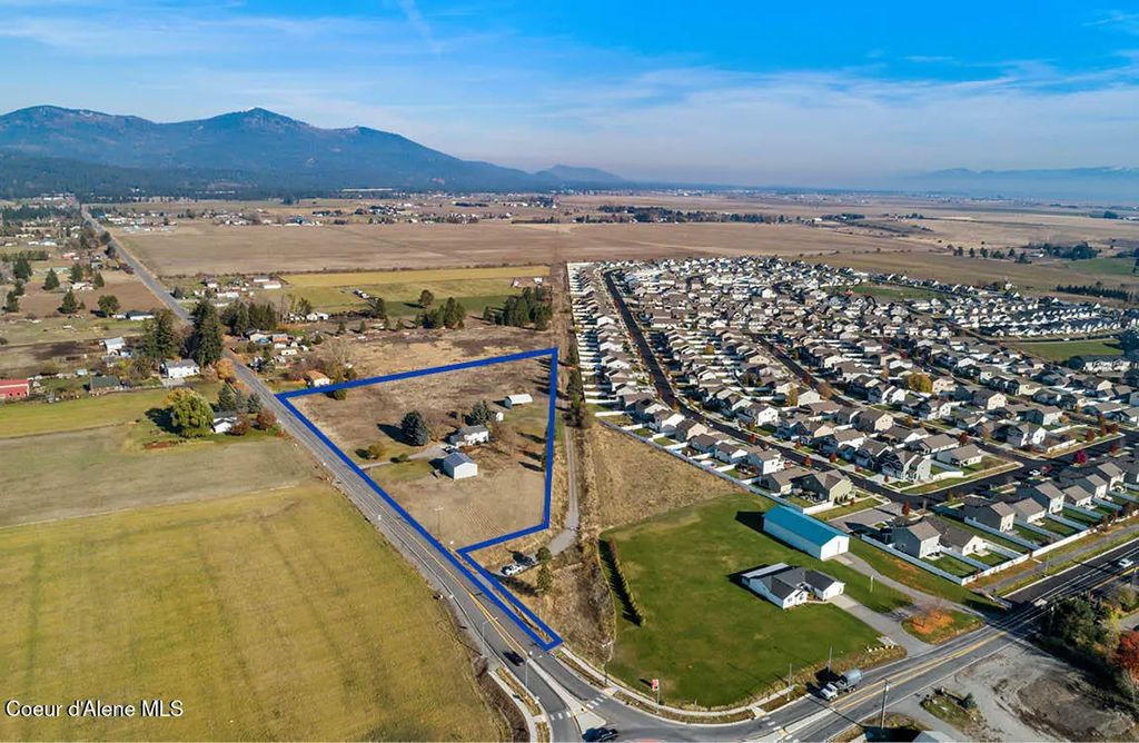 8236 N Chase Rd, Post Falls