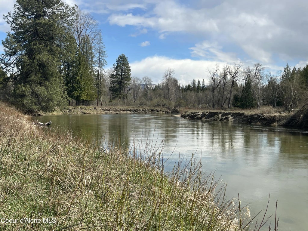 386 Hummingbird Dr, Sandpoint