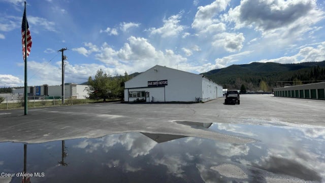 689 Commerce Dr, Smelterville