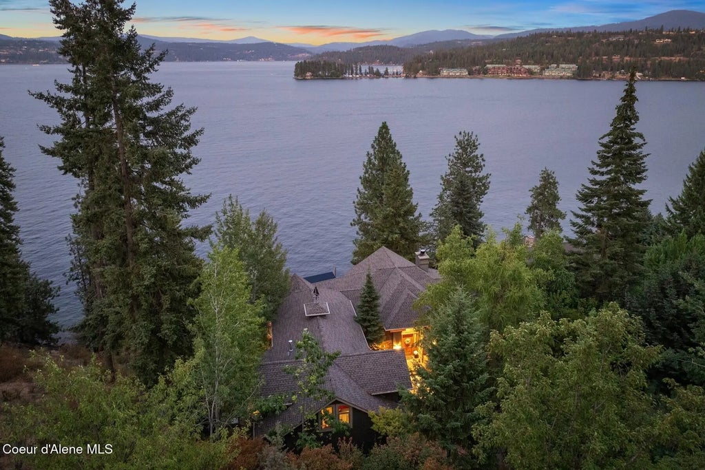 4520 S Threemile Point Rd, Coeur d'Alene