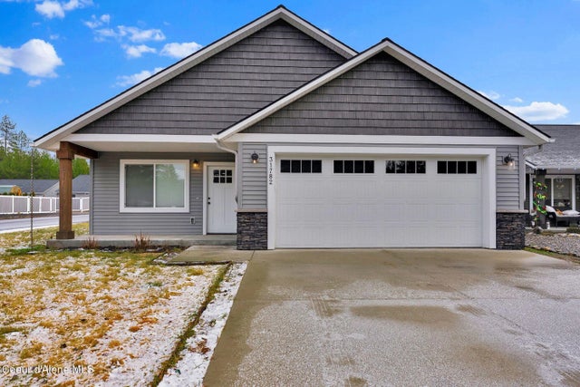 31782 N 8th Ave, Spirit Lake