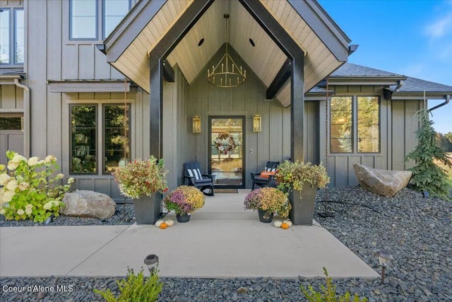 713 N Center Valley Rd, Sandpoint