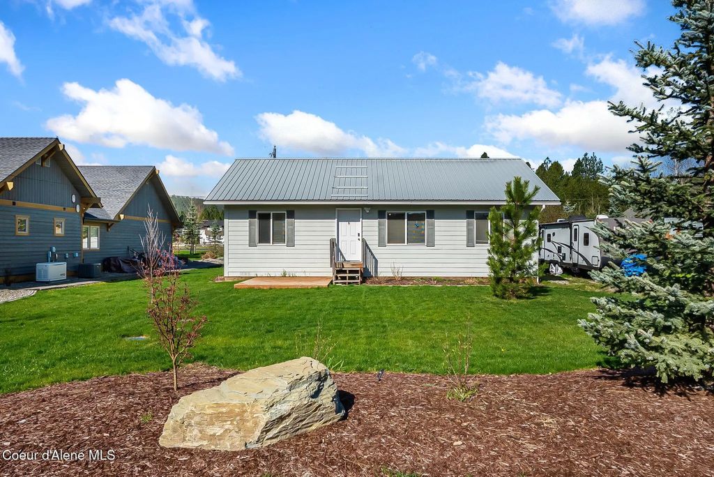 302 Mill Rd, Dover