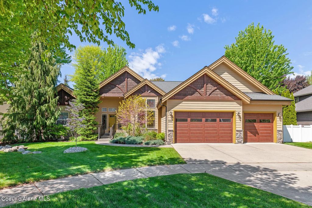 635 E Round Up Circle, Hayden
