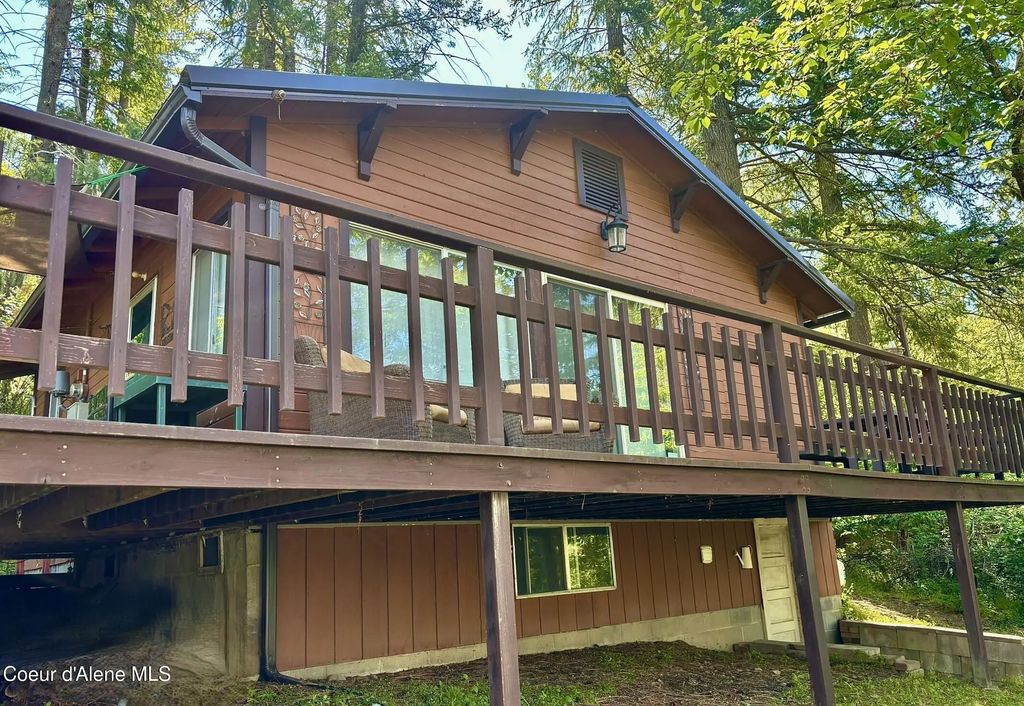 307 Rocky Point Loop Rd, St. Maries