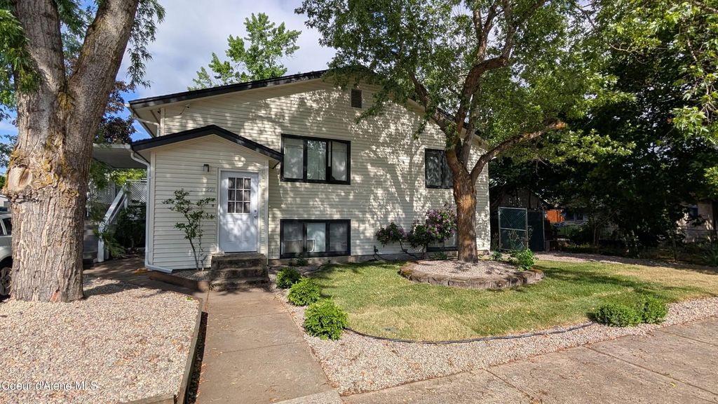 1221 N 11th St, Coeur d'Alene