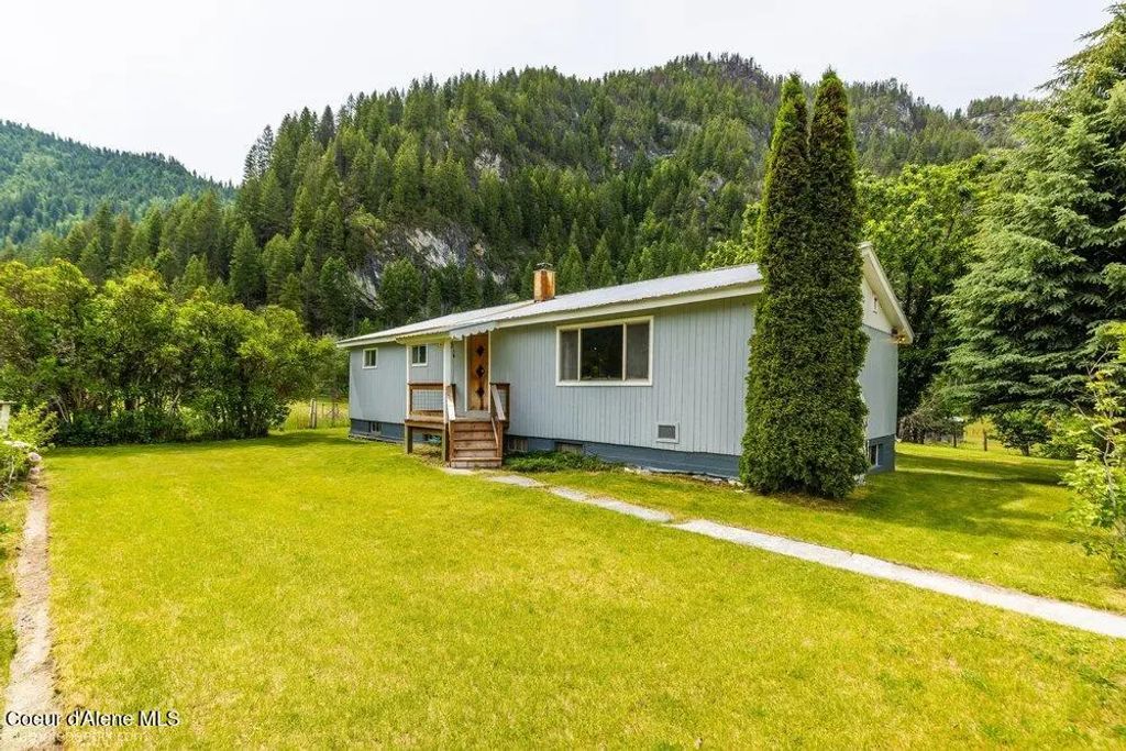4345 Wilcox Rd, Northport