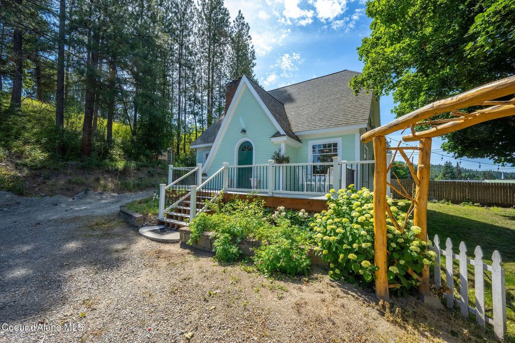 6645 Alderson Ln, Bonners Ferry