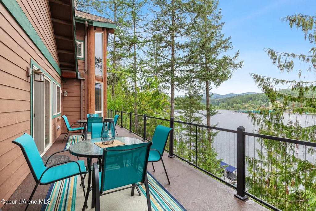 8247 W Shorecrest Rd, Coeur d'Alene
