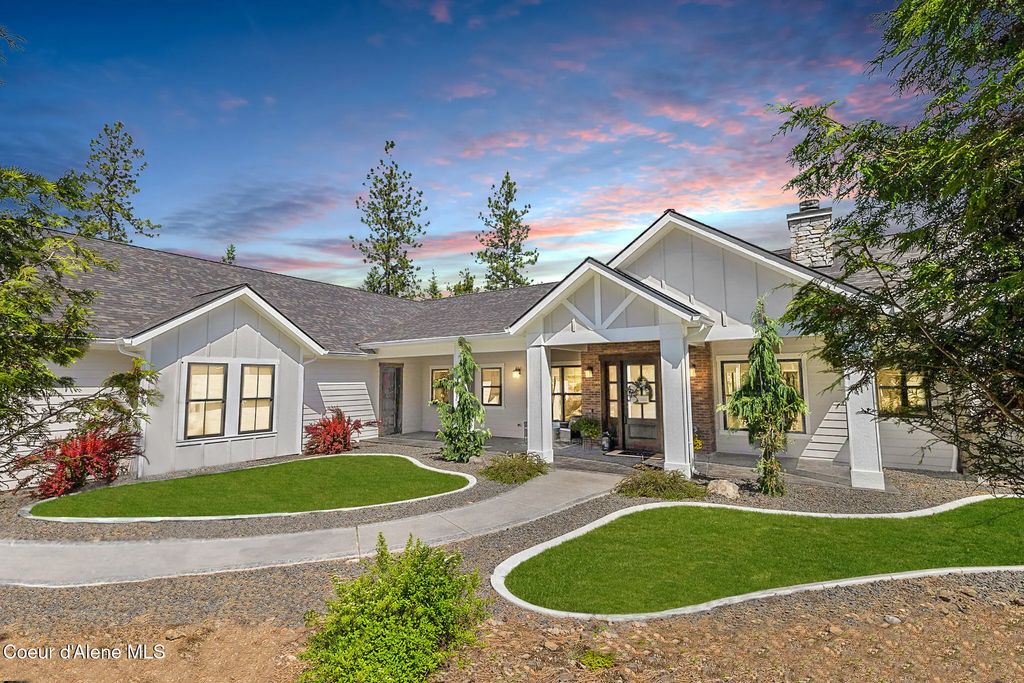 7353 W Riverview Dr, Coeur d'Alene