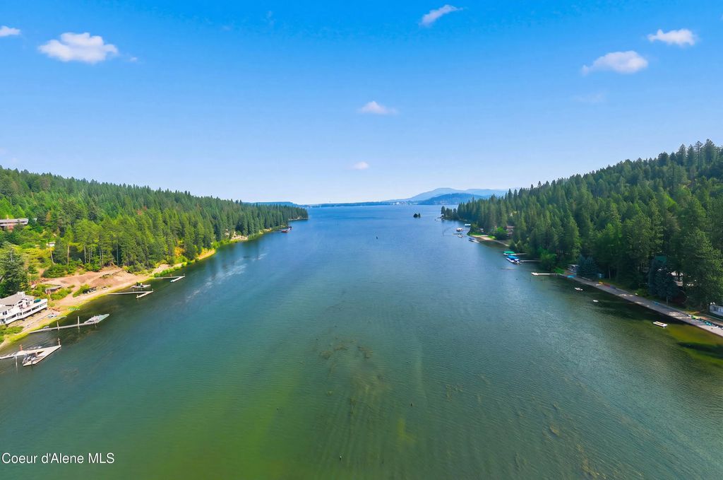 1078 W Peninsula Dr, Coeur d'Alene