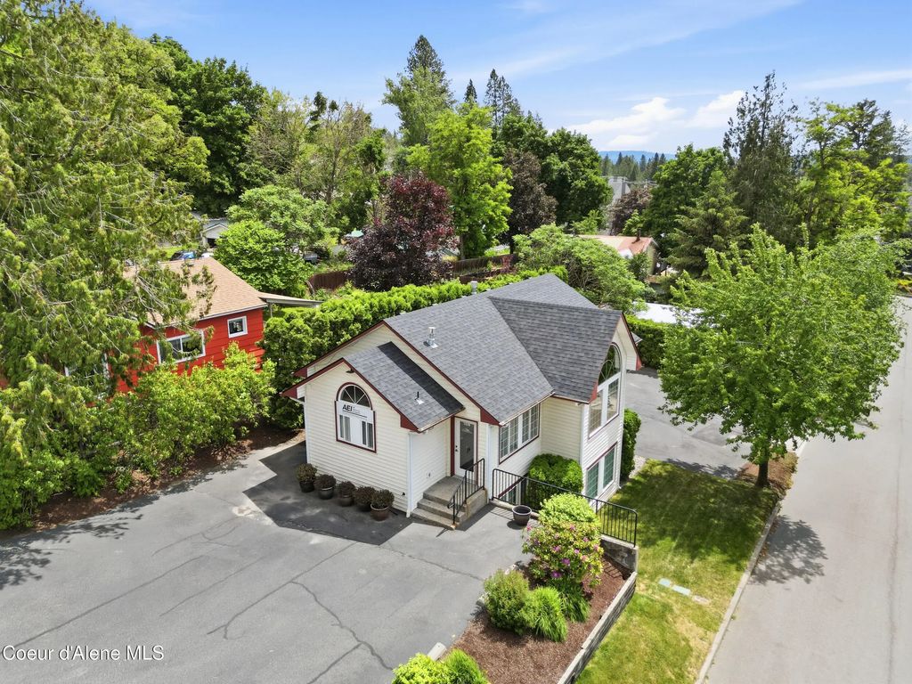 1038 W Davidson Ave, Coeur d'Alene