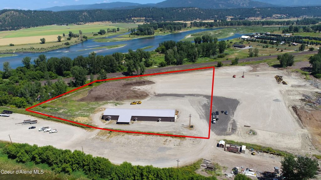 5968 Swede Island Ln, Bonners Ferry