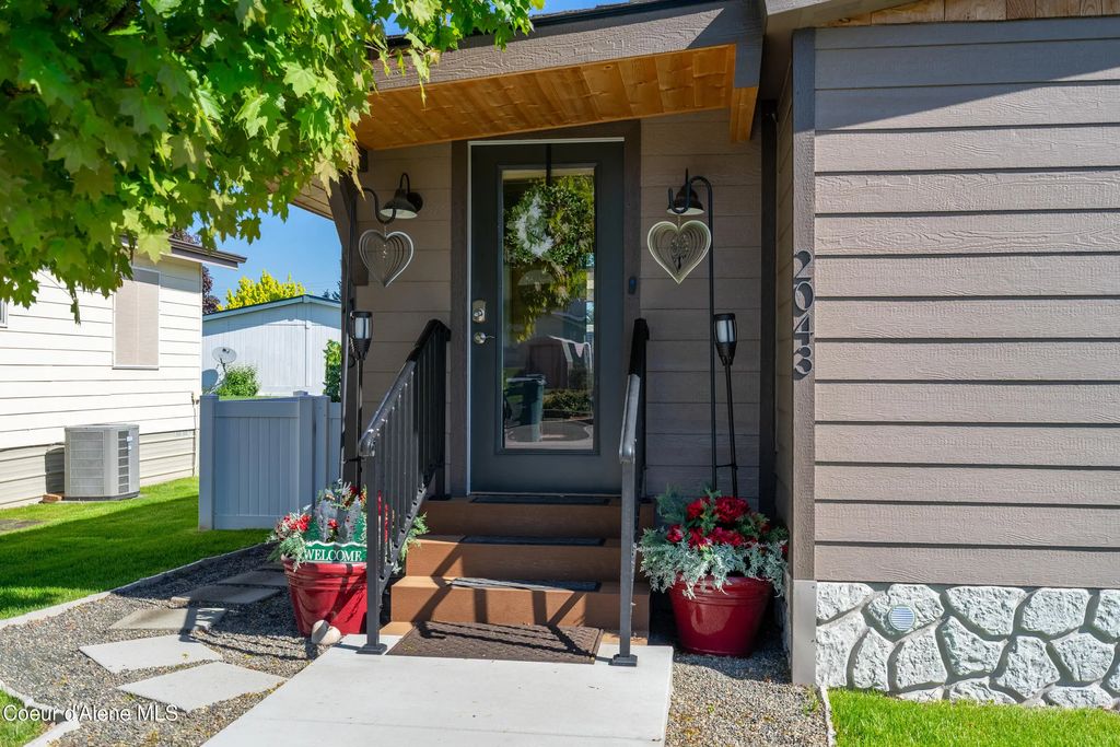 2043 W Lady Anne Way, Post Falls