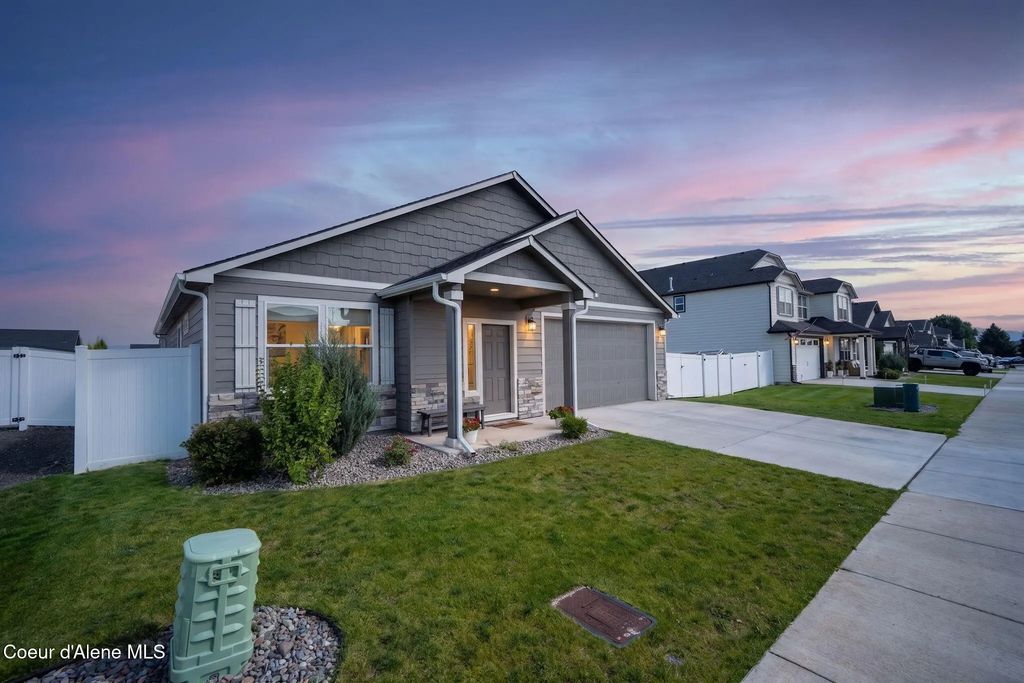 3898 N June Bug St, Post Falls