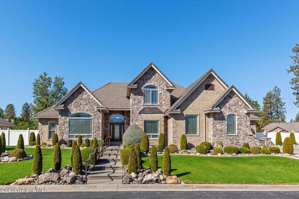 755 N Coles Loop, Post Falls