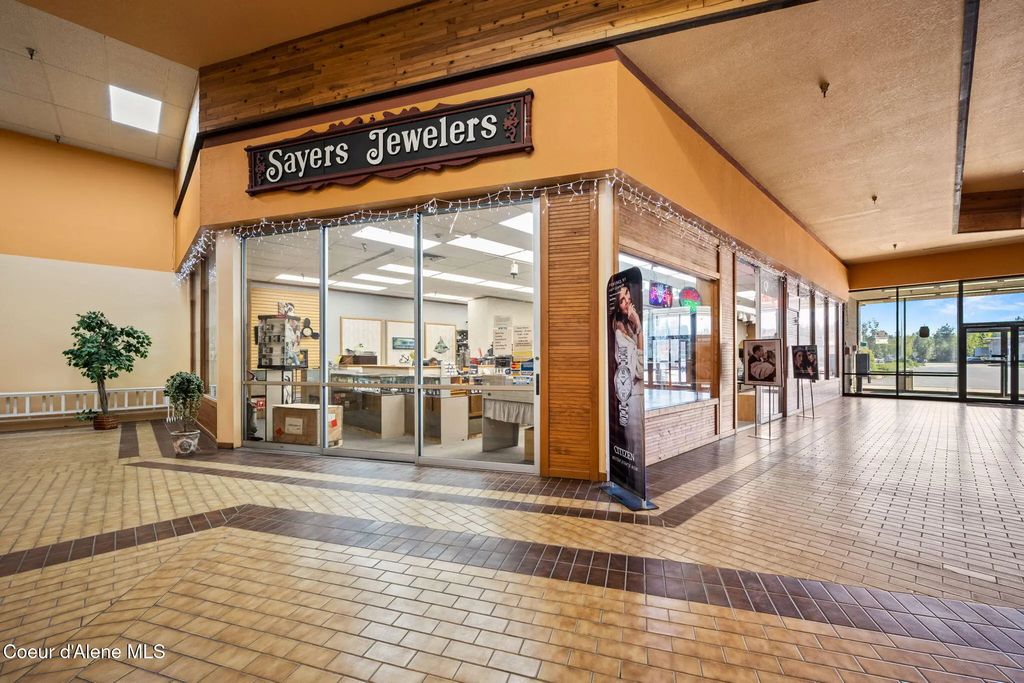 300 Bonner Mall Way, Ponderay