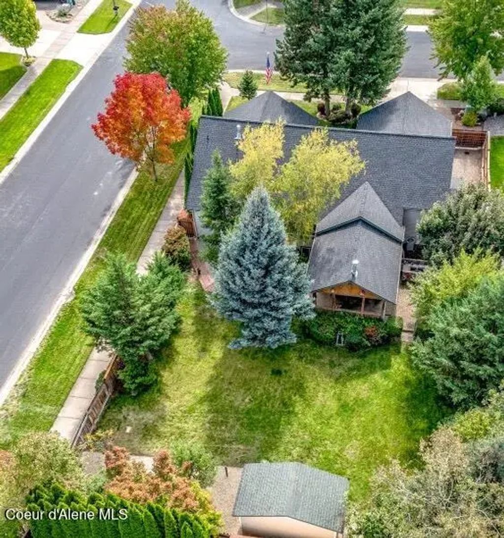 1597 E Maidenstone Dr, Coeur d'Alene