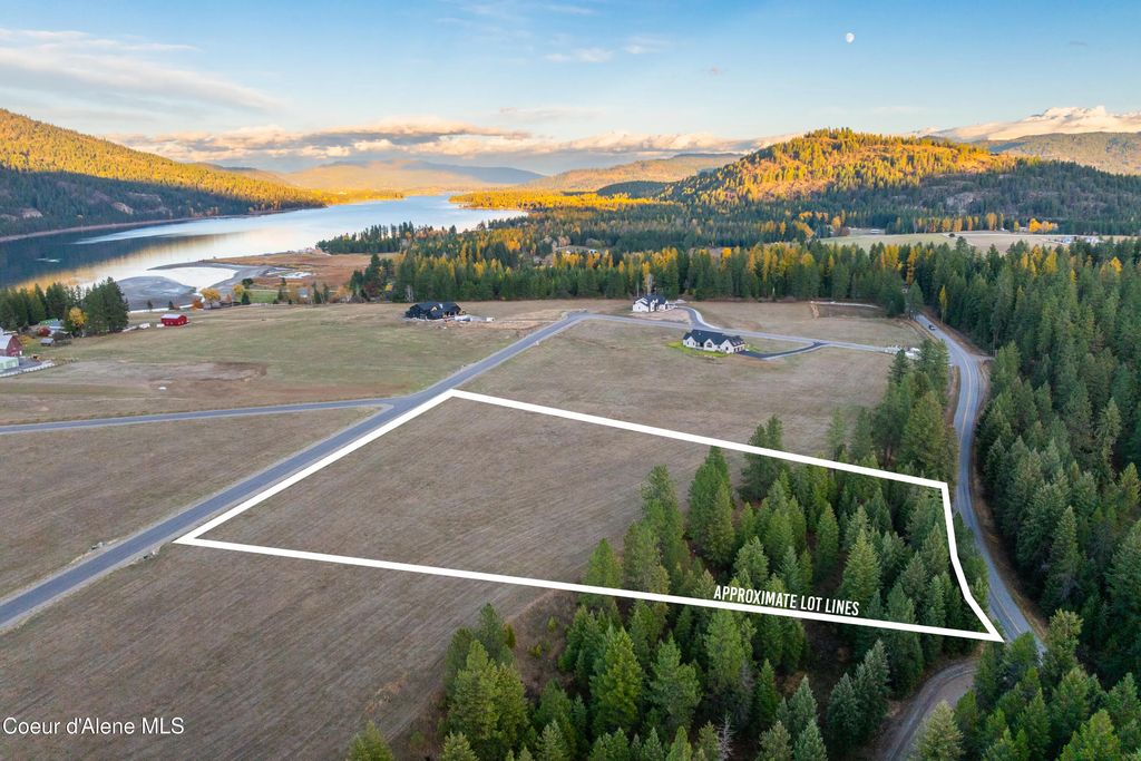 8 Fortune Way, Priest River