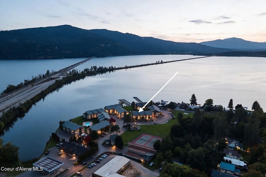 301 Iberian Way 218, Sandpoint