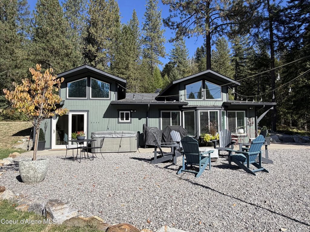 594 Upper Rocky Rd, Sagle