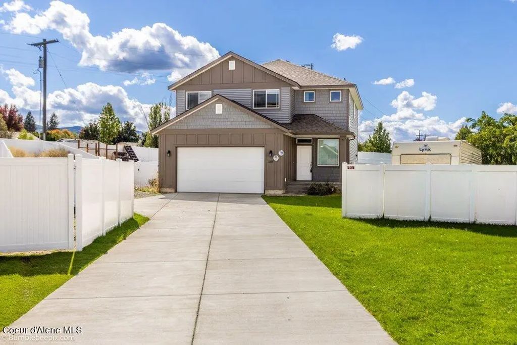 3289 N Fireball Ct, Post Falls