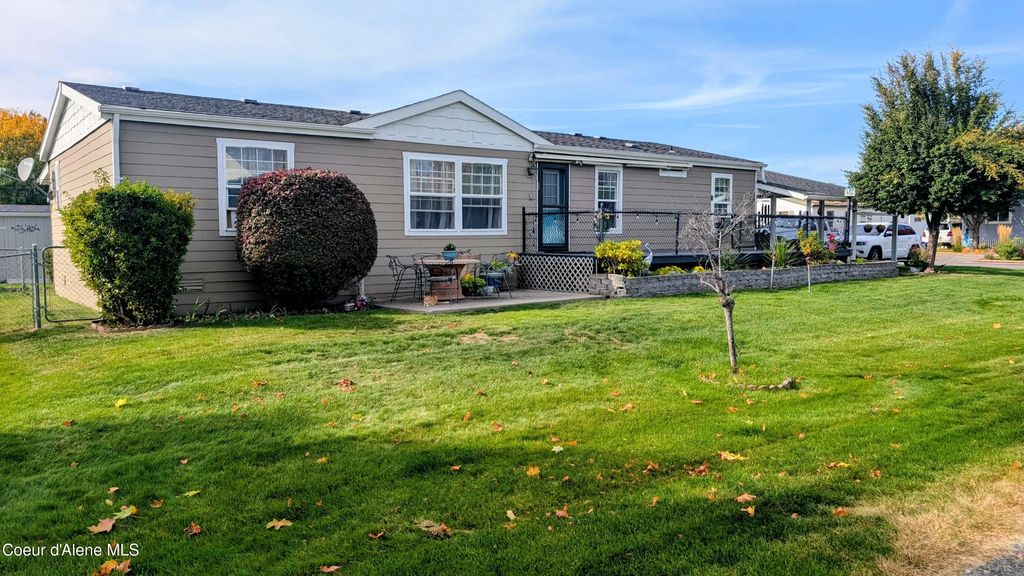 2042 W Pellinore Way, Post Falls