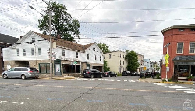 801 Columbia St, Hudson