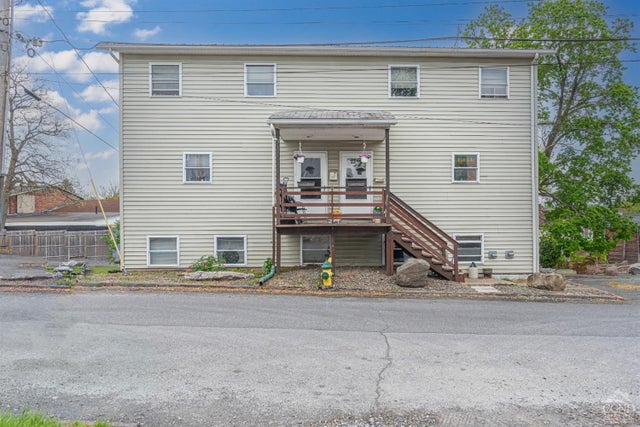 14 Montross, Saugerties