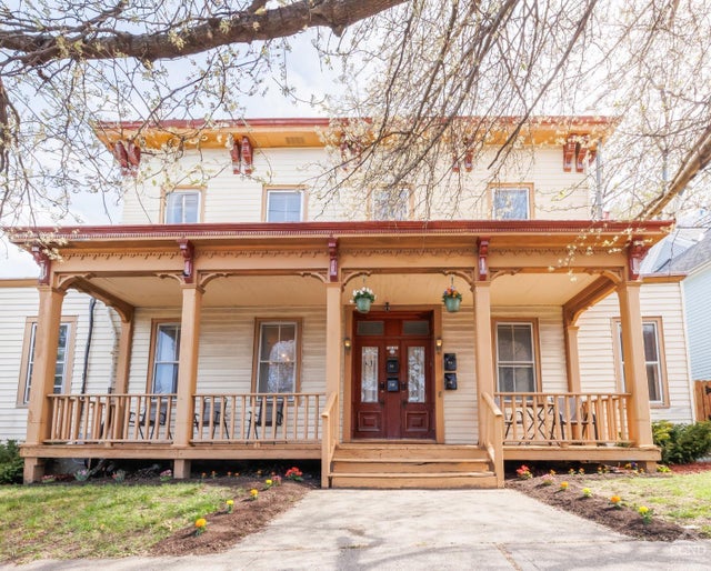 550-552 Columbia St, Hudson