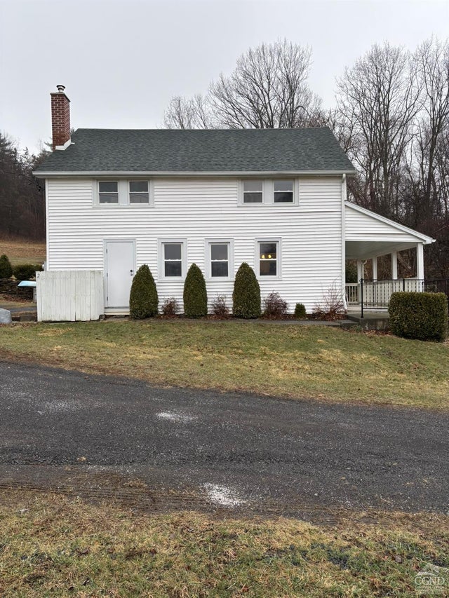 72 Van Riper Rd, West Coxsackie