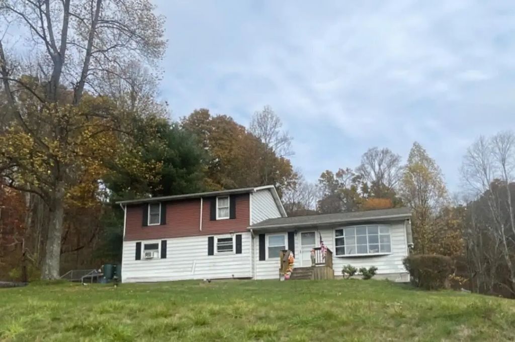 6744 Us-422, Indiana