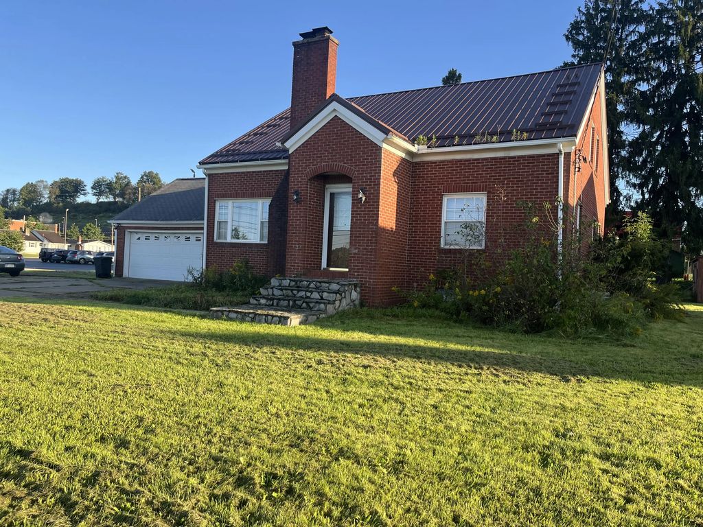 421 Dubois Ave, Dubois