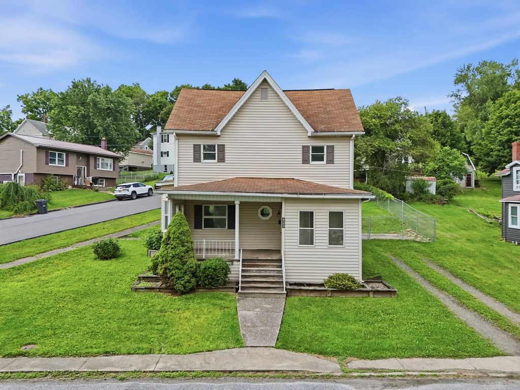 422 Hannah St, Houtzdale