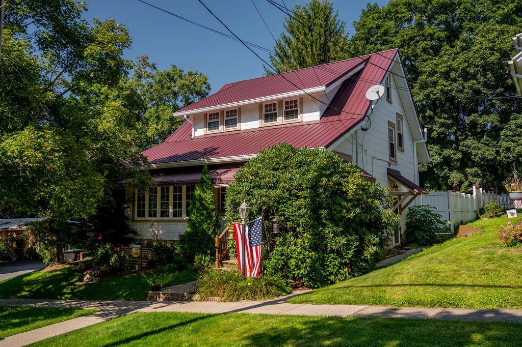 245 5th St, Brookville