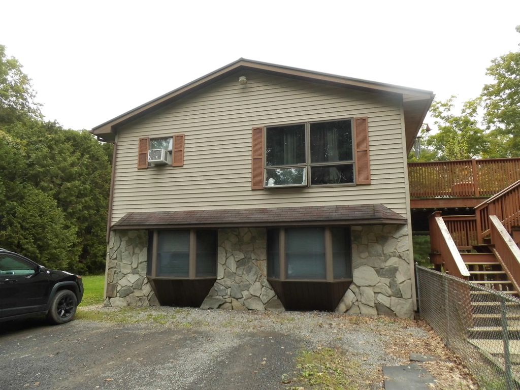 1965 Behringer Hwy, Dubois